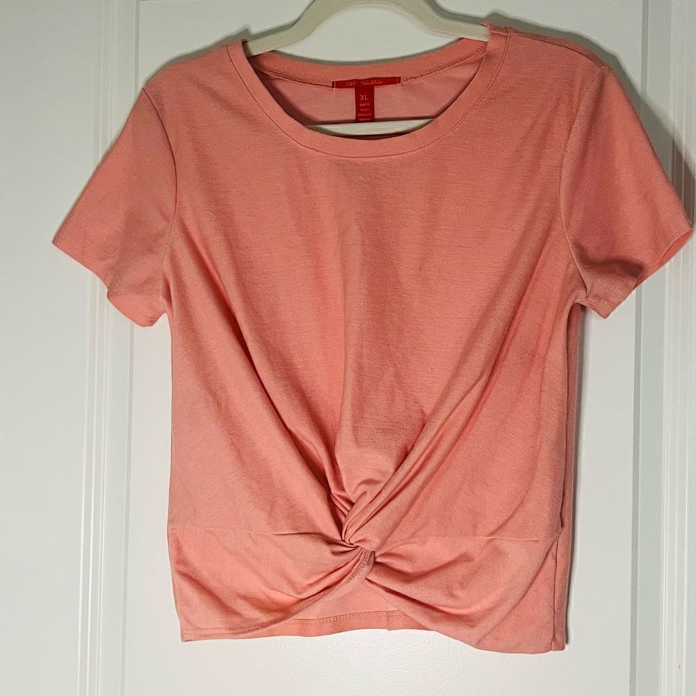 Pink short sleeve front twist top
